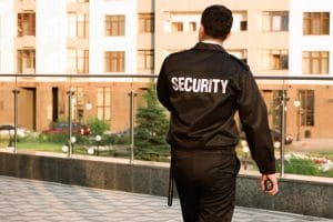 Agent de sécurité privée Silverbacks en service