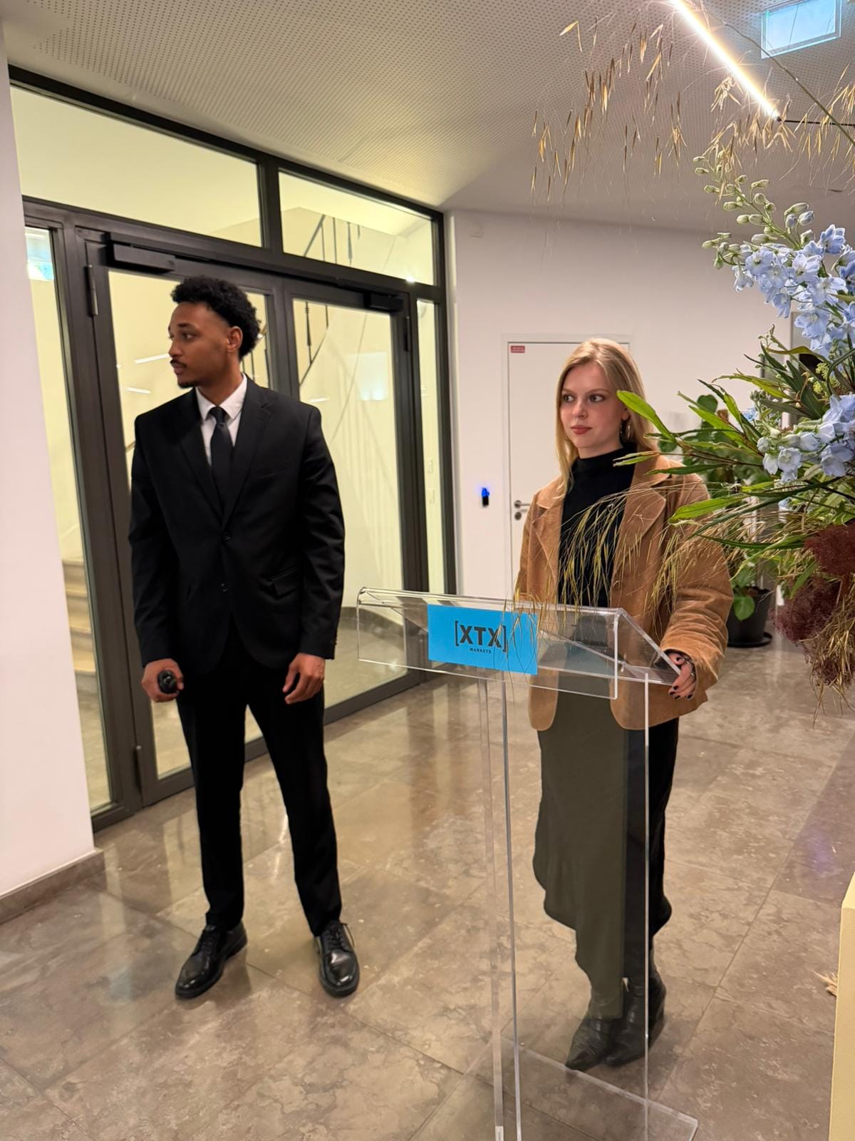 Agent de sécurité Silverbacks lors d'un événement corporate (XTX Markets) à Paris